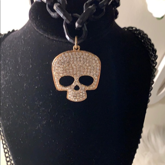 Jewelry - Picture 2 of 3